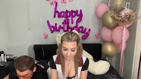 Snapshot of nick_n_mia chatting on March 12, 2025, 6:00 pm Nick and sweet Mia online show from March 12, 2025, 6:00 pm