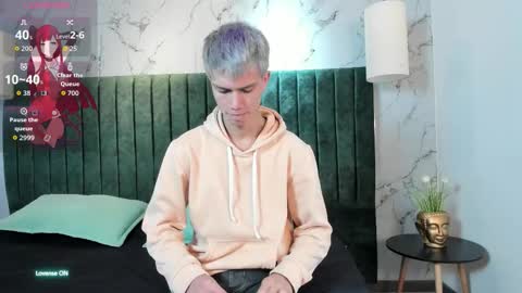 Snapshot of nick_torn chatting on October 15, 2025, 1:11 pm Nick online show from October 15, 2025, 1:11 pm