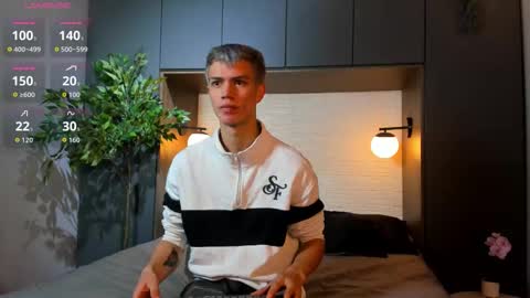 Snapshot of nick_torn chatting on October 19, 2025, 12:06 pm Nick online show from October 19, 2025, 12:06 pm