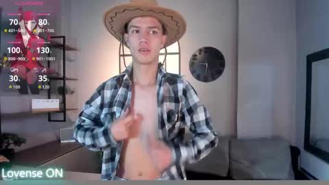 Snapshot of nick_torn chatting on October 31, 2025, 12:28 pm Nick online show from October 31, 2025, 12:28 pm