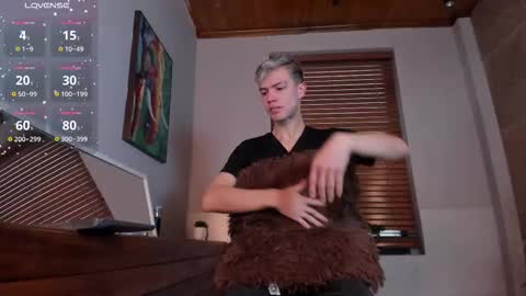 Snapshot of nick_torn chatting on November 3, 2025, 12:28 pm Nick online show from November 3, 2025, 12:28 pm