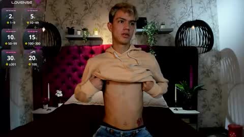 Snapshot of nick_torn chatting on November 15, 2025, 12:13 pm Nick online show from November 15, 2025, 12:13 pm