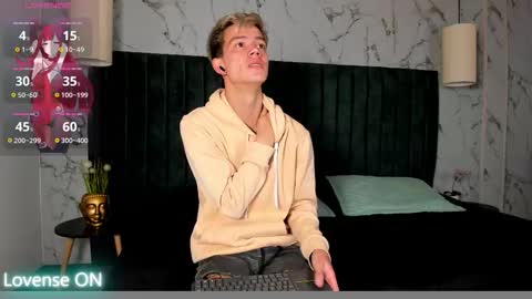 Snapshot of nick_torn chatting on November 27, 2025, 12:07 pm Nick online show from November 27, 2025, 12:07 pm