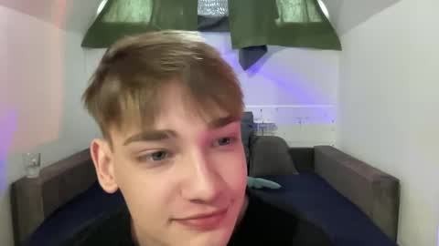 Snapshot of nick_win chatting on December 9, 2024, 7:17 am Nick online show from December 9, 2024, 7:17 am