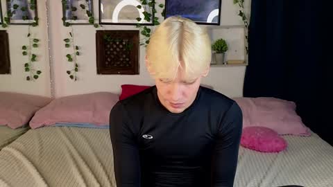 Snapshot of nick_win chatting on January 28, 2025, 2:10 pm Nick online show from January 28, 2025, 2:10 pm