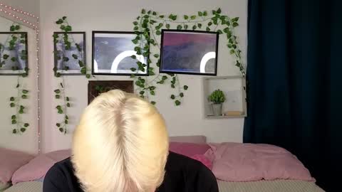 Snapshot of nick_win chatting on January 31, 2025, 10:31 am Nick online show from January 31, 2025, 10:31 am