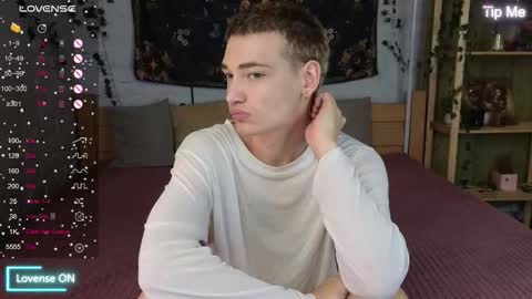 Snapshot of nick_win chatting on October 11, 2025, 2:48 pm Nick online show from October 11, 2025, 2:48 pm