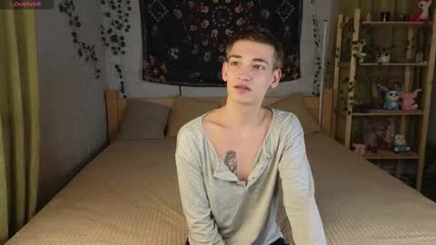 Snapshot of nick_win chatting on October 21, 2025, 4:41 pm Nick online show from October 21, 2025, 4:41 pm