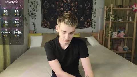 Snapshot of nick_win chatting on November 15, 2025, 4:36 pm Nick online show from November 15, 2025, 4:36 pm