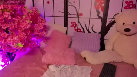 Snapshot of nickie_reed_ chatting on July 6, 2026, 10:23 pm nickie_reed_ online show from July 6, 2026, 10:23 pm