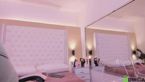 Snapshot of nickky_thompson chatting on December 17, 2025, 1:17 pm nickky online show from December 17, 2025, 1:17 pm