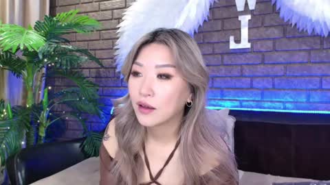 Snapshot of nicky_owl chatting on March 1, 2025, 9:07 am Today is my 41st birthday And in 2 hours Im waiting for you on the stream Stock up on tokens and a good mood Nicky online show from March 1, 2025, 9:07 am