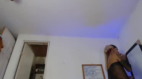 Snapshot of nico_hoot chatting on February 11, 2025, 5:37 am sammy hoot online show from February 11, 2025, 5:37 am
