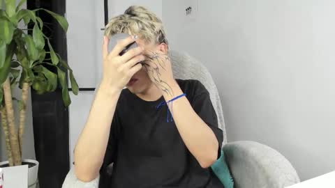 Nico  online show from October 20, 2025, 3:51 am