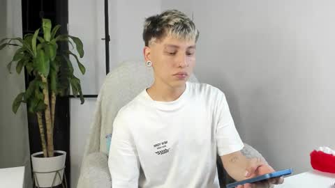 Nico  online show from November 14, 2025, 6:45 am