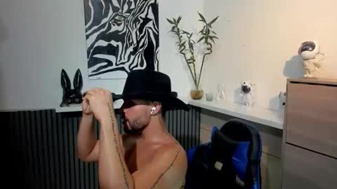 nico_viper online show from December 17, 2025, 2:50 am