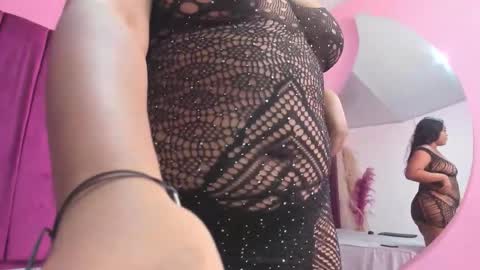 nicohillx online show from December 1, 2025, 9:42 pm