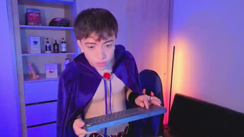 Nicolas online show from October 24, 2025, 8:05 pm