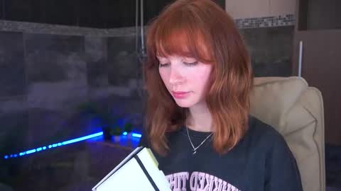 Nicol Moonn online show from November 22, 2025, 7:07 am