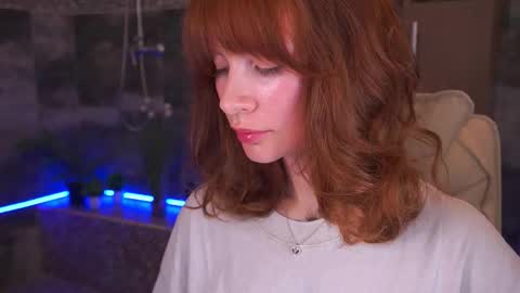 Nicol Moonn online show from December 1, 2025, 7:35 am