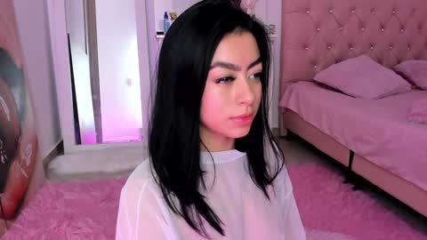 Snapshot of nicol_rosee chatting on January 17, 2025, 1:25 am SOFIA online show from January 17, 2025, 1:25 am