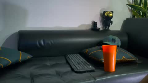 Nicolas online show from November 5, 2025, 3:50 am