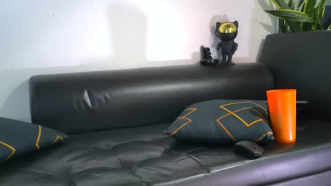 Nicolas online show from November 13, 2025, 7:57 pm