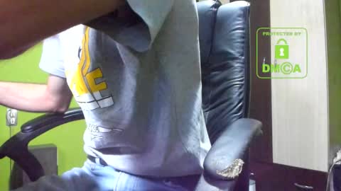 L. Nicolas online show from November 19, 2025, 6:02 am