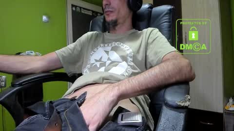 L. Nicolas online show from December 4, 2025, 5:50 am