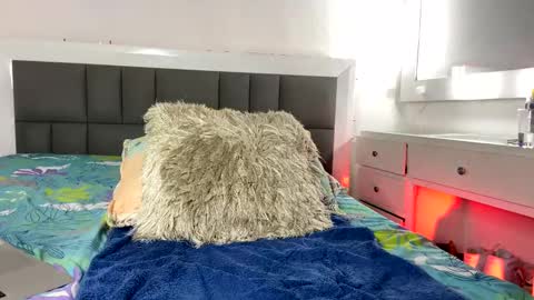 Nicolas online show from October 22, 2025, 1:44 pm