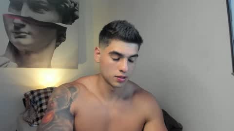 Snapshot of nicolasmuscle chatting on January 22, 2025, 10:26 pm Andres online show from January 22, 2025, 10:26 pm