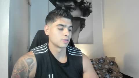 Snapshot of nicolasmuscle chatting on February 9, 2025, 10:00 pm Andres online show from February 9, 2025, 10:00 pm