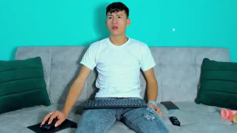 nicolastorres__ online show from November 22, 2025, 2:43 am