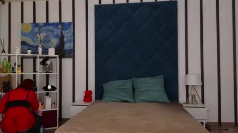 Lily  dont forget to thumbs up me online show from February 18, 2025, 9:32 am