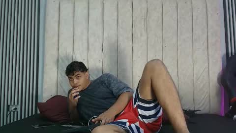 nicole_and_thiago online show from September 28, 2025, 9:20 pm