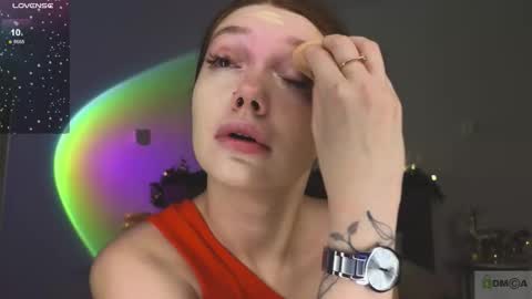 Nicole online show from December 18, 2025, 8:59 pm