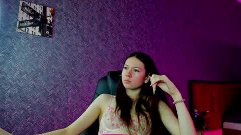 Snapshot of nicole_charm chatting on December 7, 2024, 11:51 am GMT7TueWedThSu 0300am-0900am. Sa 1000am-0400pm online show from December 7, 2024, 11:51 am