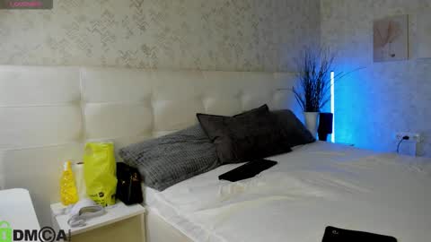 Snapshot of nicole_charm chatting on October 15, 2025, 8:20 pm GMT7TueWedThSu 0300am-0900am. Sa 1000am-0400pm online show from October 15, 2025, 8:20 pm