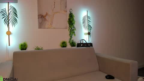 Snapshot of nicole_charm chatting on November 17, 2025, 8:14 pm GMT7TueWedThSu 0300am-0900am. Sa 1000am-0400pm online show from November 17, 2025, 8:14 pm