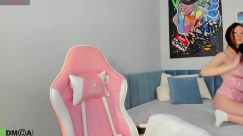 Snapshot of nicole_charm chatting on November 26, 2025, 12:55 am GMT7TueWedThSu 0300am-0900am. Sa 1000am-0400pm online show from November 26, 2025, 12:55 am