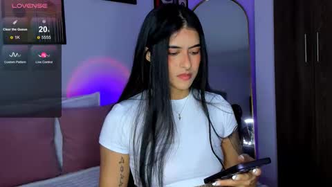 Snapshot of nicole_duran3095 chatting on January 10, 2026, 4:03 am Nick online show from January 10, 2026, 4:03 am