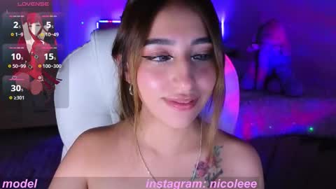 Snapshot of nicole_edwards chatting on October 3, 2025, 12:40 am Nicole online show from October 3, 2025, 12:40 am