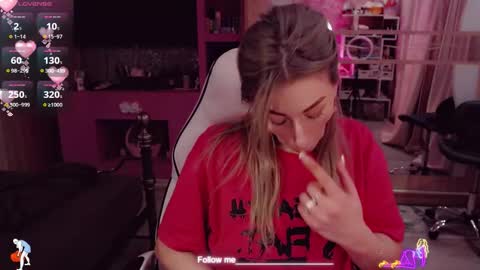 Snapshot of nicole_g0ld_ chatting on March 2, 2026, 7:15 am Nicole online show from March 2, 2026, 7:15 am