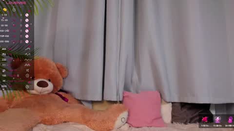 Snapshot of nicole_grifin chatting on January 13, 2025, 4:19 pm Nicole Grifin online show from January 13, 2025, 4:19 pm