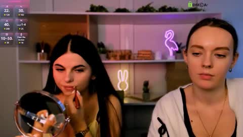 nicole_muah online show from December 5, 2025, 8:34 am