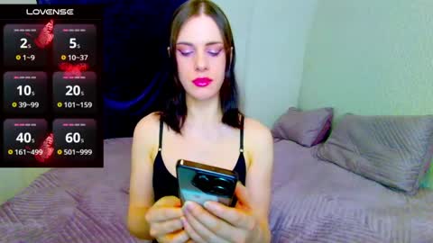 Nicole online show from April 14, 2026, 5:57 am