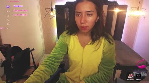 Snapshot of nicole_samantha chatting on January 18, 2025, 11:32 am Samantha online show from January 18, 2025, 11:32 am