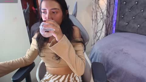 Snapshot of nicole_samantha chatting on October 8, 2025, 12:58 pm Samantha online show from October 8, 2025, 12:58 pm