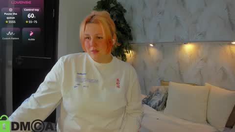 Nicole online show from September 17, 2025, 12:12 am