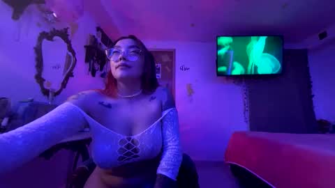 Snapshot of nicole_wc chatting on April 25, 2026, 5:32 am Nicole online show from April 25, 2026, 5:32 am